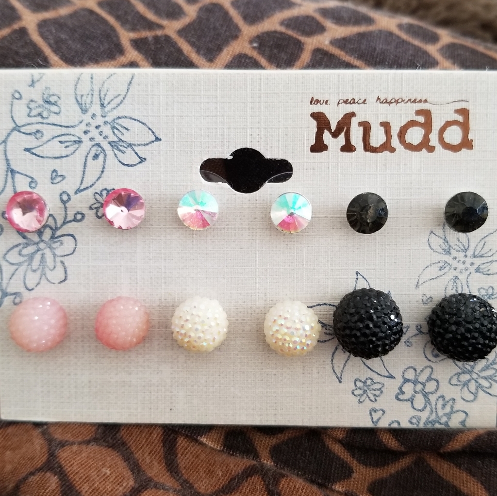 Mudd Earring Set 10$